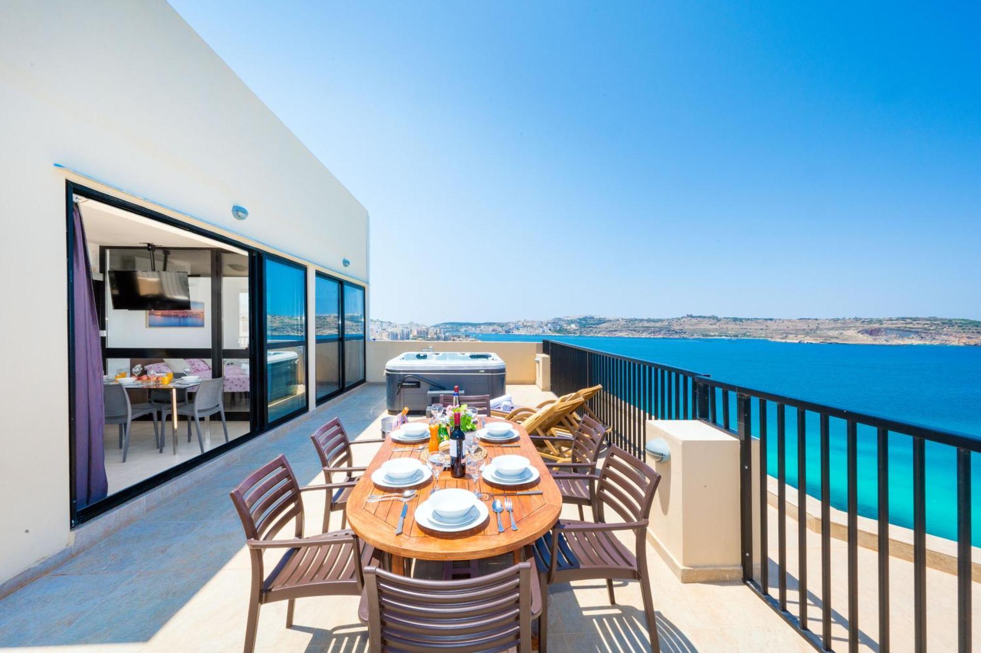 شقة Islet Promenade Seafront Penthouse With Breathtaking Seaviews And Private Hot Tub On The Large Terrace By Getawaysmalta خليج سانت بول المظهر الخارجي الصورة