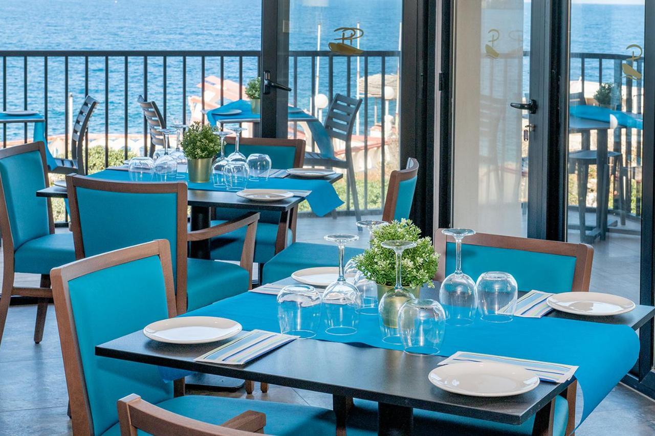 شقة Islet Promenade Seafront Penthouse With Breathtaking Seaviews And Private Hot Tub On The Large Terrace By Getawaysmalta خليج سانت بول المظهر الخارجي الصورة